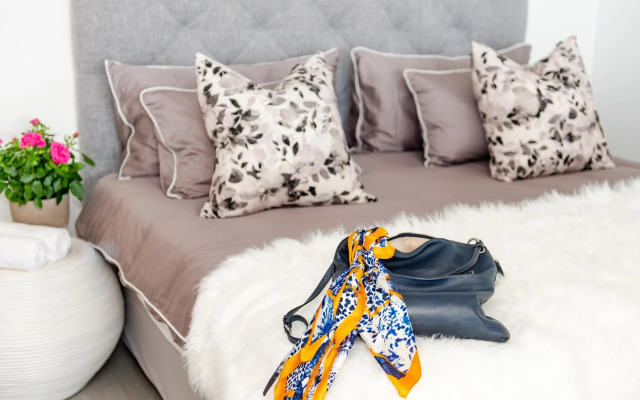 Coral Point Studio 107