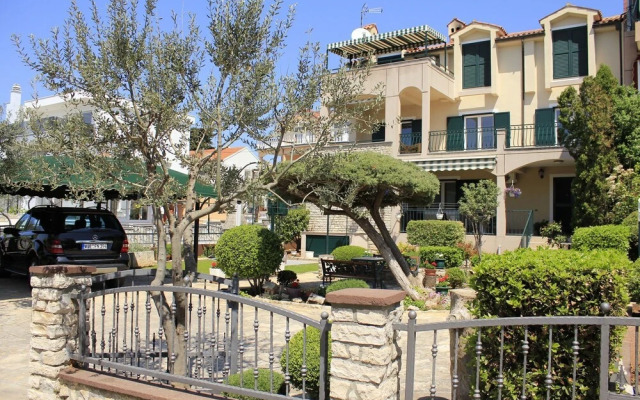 Zdenka - 10 m From the Beach - A1