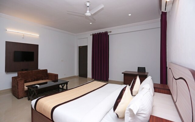 OYO 10198 Hotel Aris