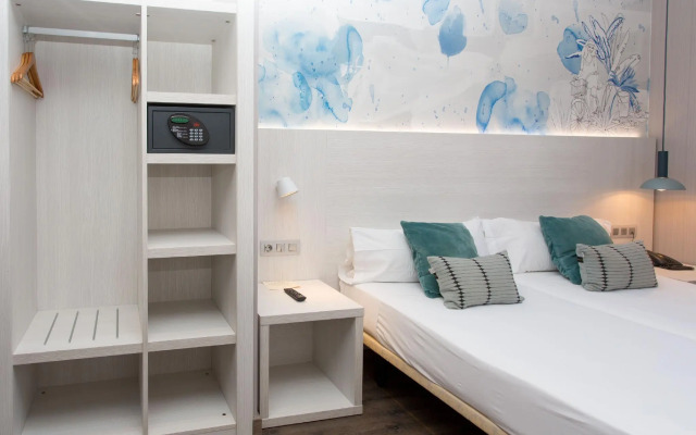 Opera Ramblas Hostal