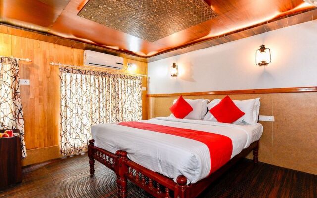Oyo 24920 Indraprastha Royal Castle Sharing Houseboat