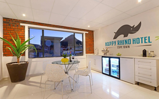 Happy Rhino Hotel