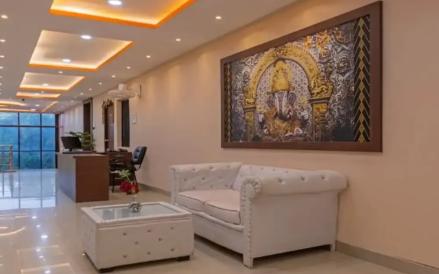 Goroomgo Kashi Grand Residency Varanasi