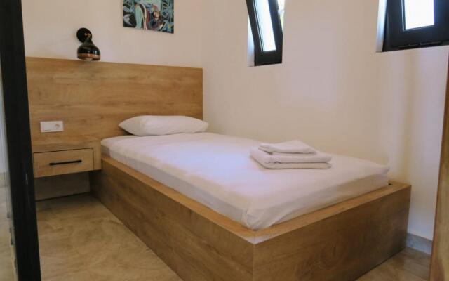Marvelous Villa with Jacuzzi and Pool in Kalkan