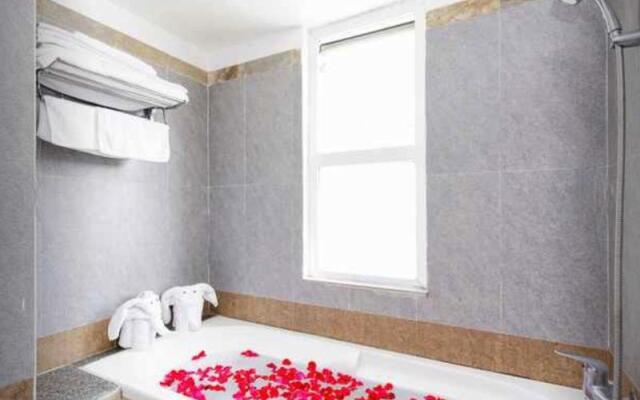 House Land Hotel 2 Da Nang by ZUZU