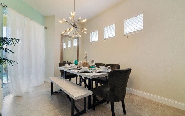 5BR Town Home in Festival