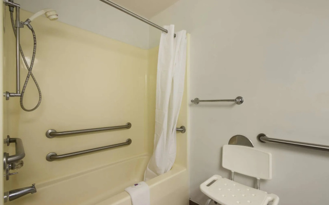 Motel 6 Rothschild, WI