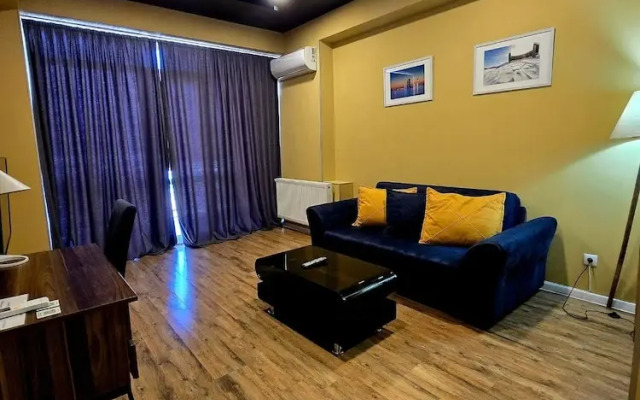 Hotel West