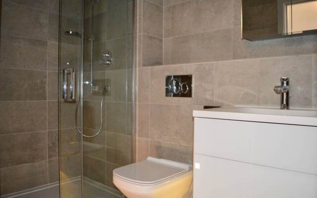 Modern 2 Bedroom Central Manchester Apartment