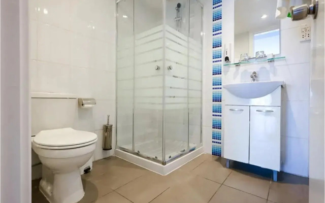 Mikes Kanarium Hotel