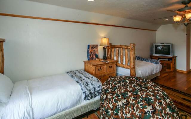 Castle Glen Chalet-1845 by Big Bear Vacations