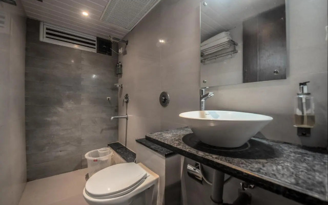 OYO Premium Light House Hill