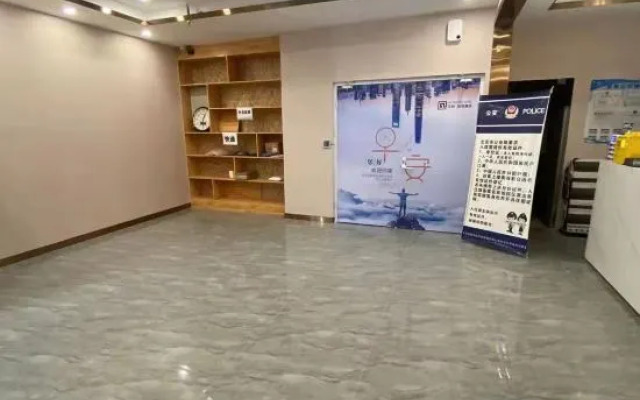 AT YOUNG HOTEL (Beijing Shahe Subway Station Beihang University)