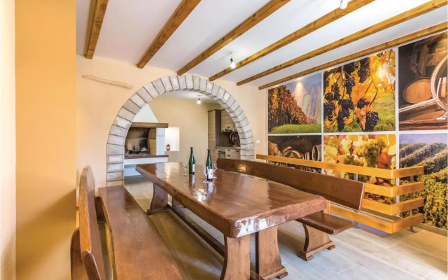 Two-Bedroom Apartment in Medici