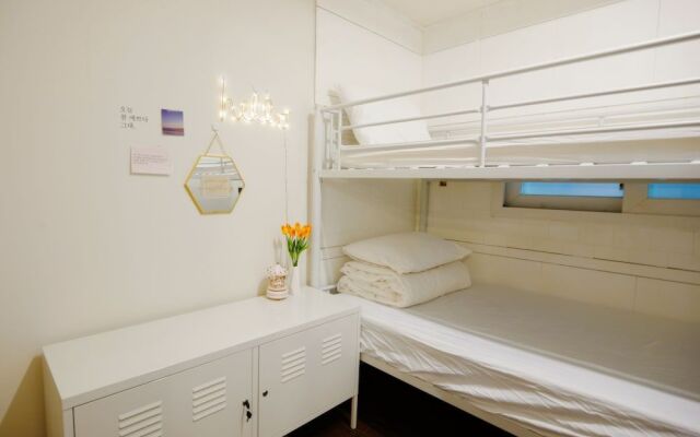 Moca Guesthouse - Hostel