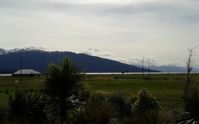 Te Anau Holiday Houses - Beech Retreat