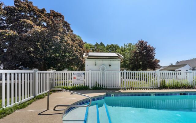 The Beaches Motel and Cottages