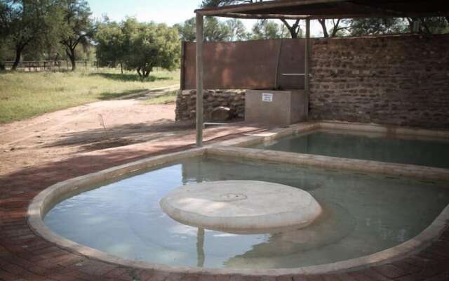 Sweet Thorn Retreat Airport Lodge