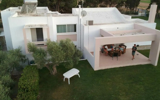 Villa Leonidas