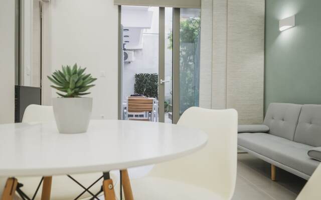 Central Apartment 1 near Old Town & Bus Station