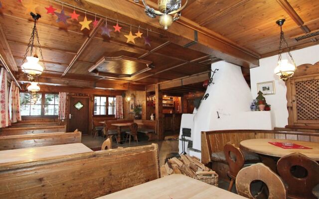 Cozy Chalet in Tyrol Near Ski Area