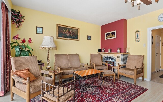 Tranquil Apartment With sea View