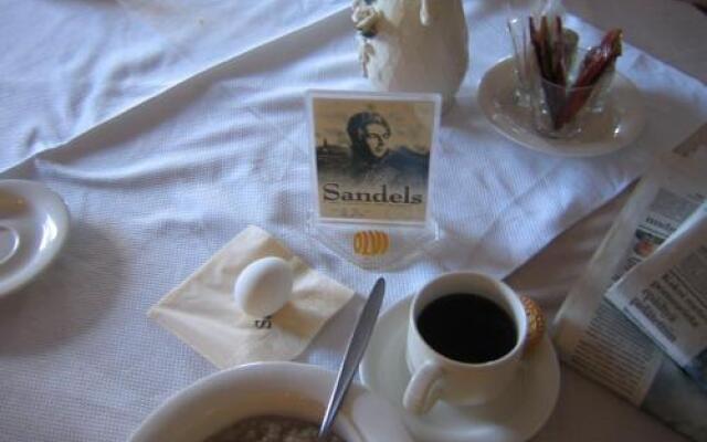 Sandels Mökit & Talot