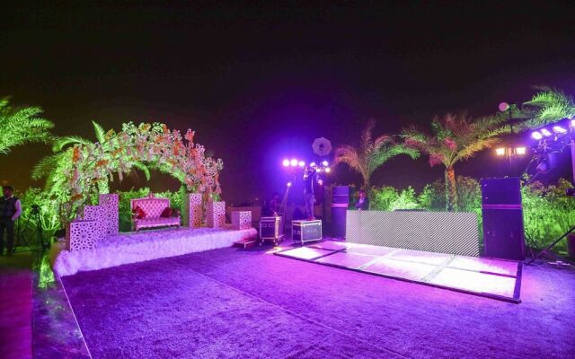 Seven Seas Hotel