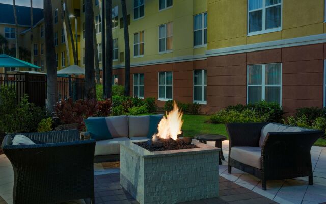 Homewood Suites by Hilton® Orlando-UCF Area
