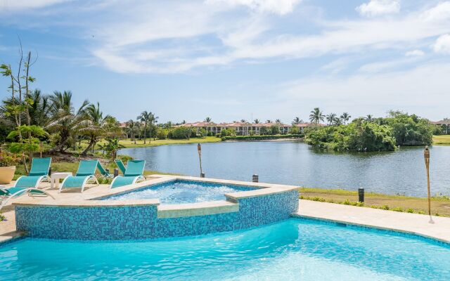 Huge Villa for Large Groups in Bavaro Cocotal - Up to 16 People With Pool Jacuzzi Chef Maid