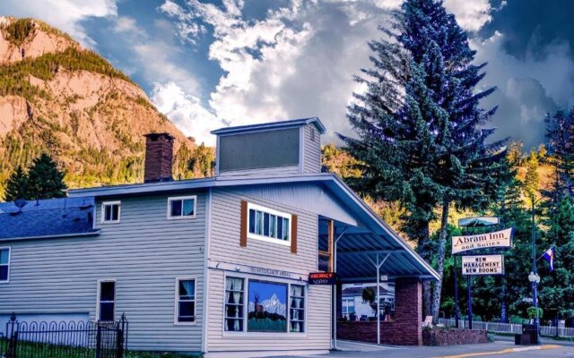 Abram Inn & Suites