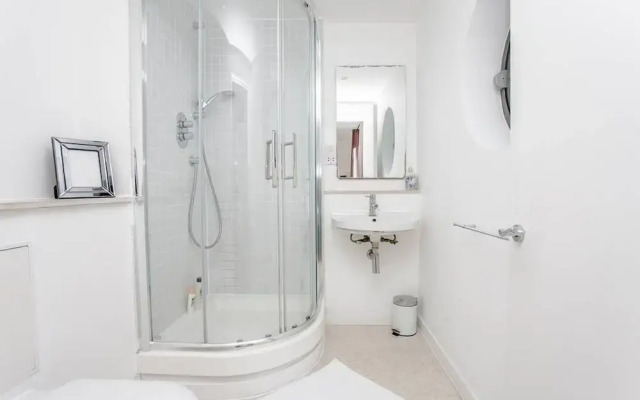 Platinum Apartments in Southwark 9992