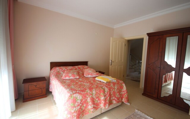 Paradise Town Villa Cordelia