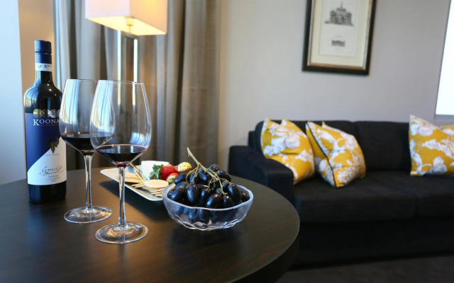 Springfield Lakes Boutique Hotel