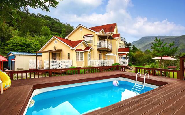 Mungyeong Reance Pension