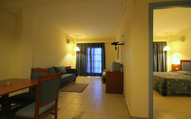 Theodorou Beach Hotel Apartments