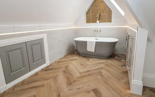 Netherdale Penthouse