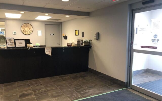 R & R Lakeview in Hardisty