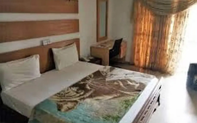 First Victoria Castle Hotels - Standard