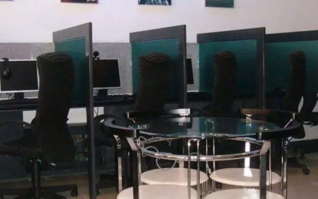 OYO 769 Poblacion Suites Polaris