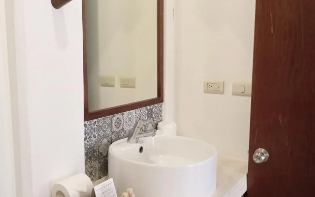 Noah Beach Hotel & Suites