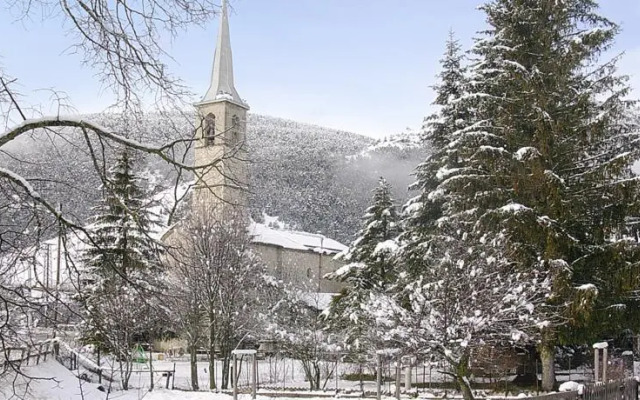 HomeRez - Country House Chateau Garnier