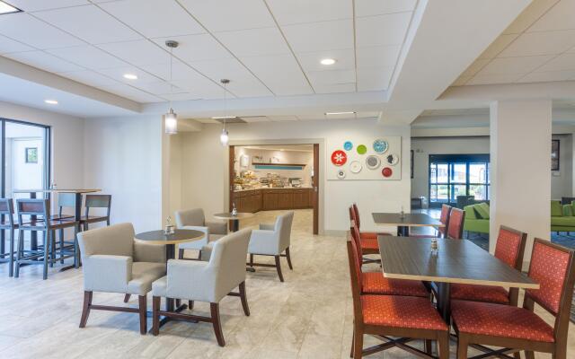 Holiday Inn Express Suites Augusta West -Ft Gordon