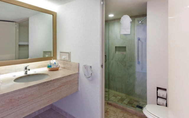 HS HOTSSON Hotel Acapulco