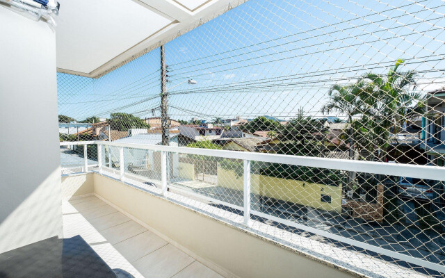 Lindo apato com varanda e churrasq RSE203