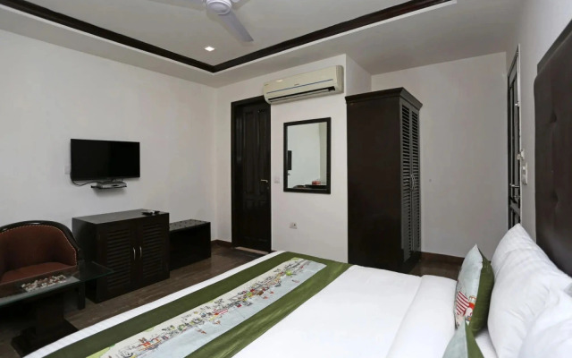 OYO Premium Bhikaji Cama Place