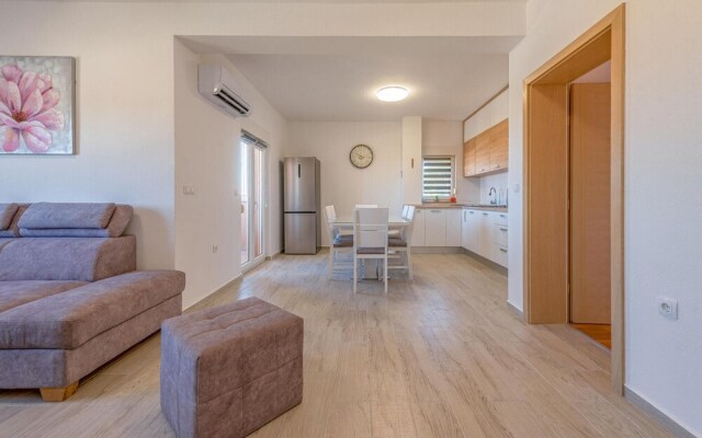 Amazing Apartment in Zadar With Wifi and 2 Bedrooms