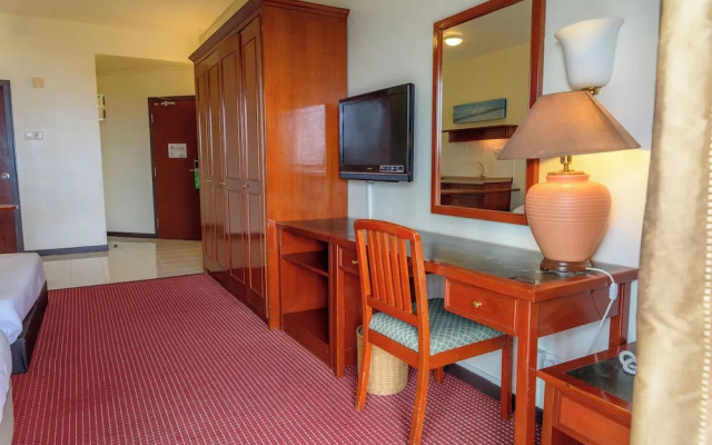 Rainbow Paradise Beach Resort by LWE