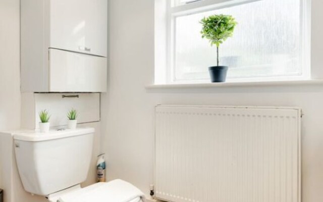 London New Apartment With Private Garden