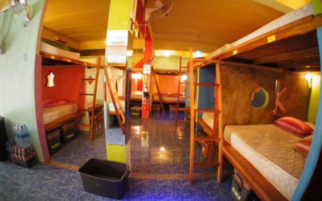 Dancing Elephant N 1 Party Hostel